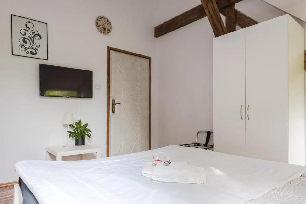 Fitness Hostel Premium Wroclaw 0*,